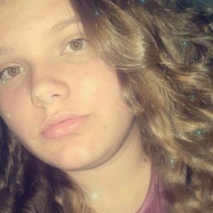 Meet your Posher, Becca